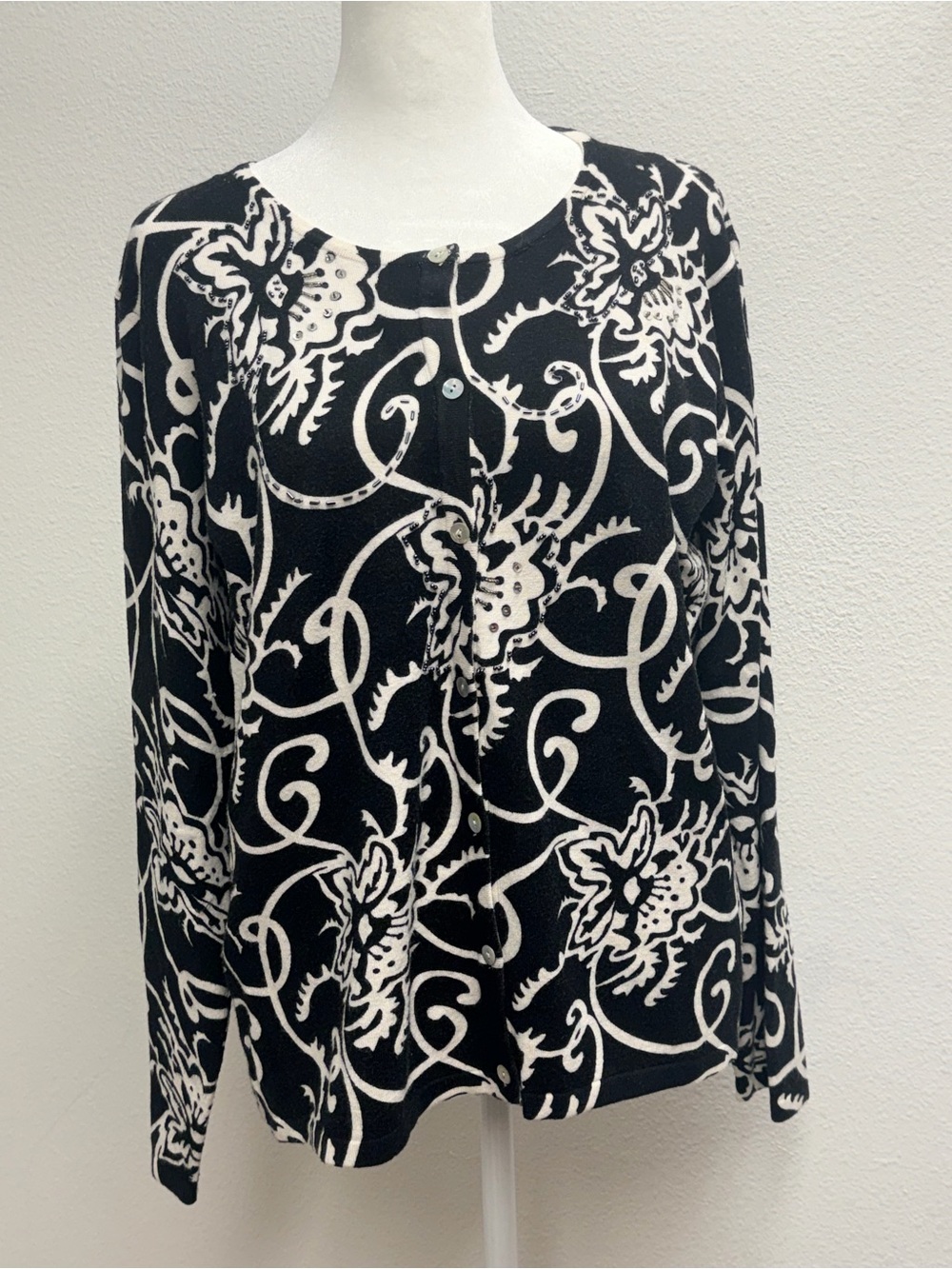 Women’s Black and White Floral Button-Front beaded cardigan Top size large